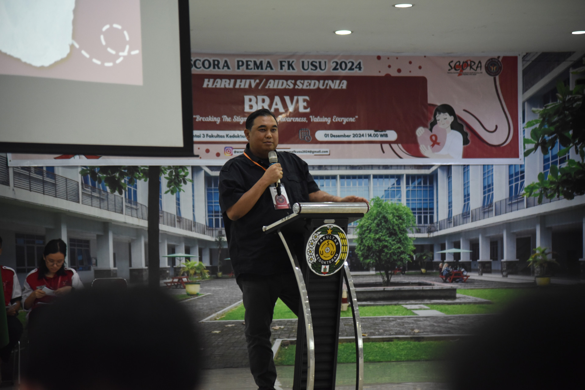 World HIV/AIDS Day, SCORA PEMA Faculty of Medicine USU Conducts Sign Campaign